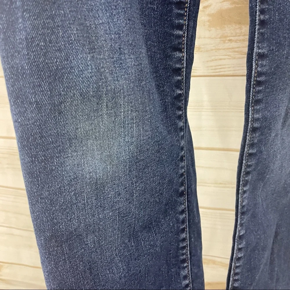 Old Navy Built in Flex Straight leg jeans